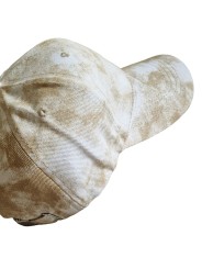 Casquette blanche et beige version tie and die.