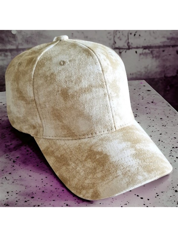 Casquette blanche et beige version tie and die.