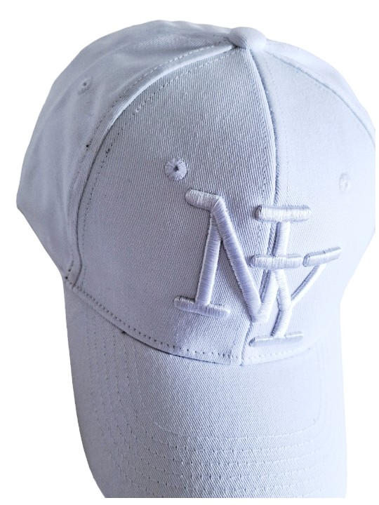 Casquette blanche, "fashion essential" de vos tenues, logo NY blanc