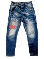 Jean boyfriend bleu denim used de chez Sexy Woman sublimé par ses cerises rouges et léopard.