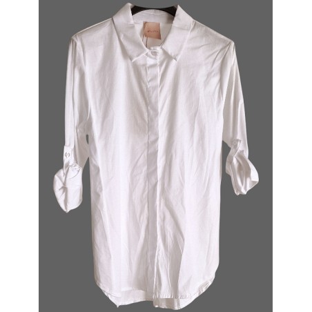 Chemise basique blanche de chez Zetta Otto.