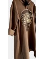 Robe sweat capuche marron choco sublimée par une tête de mort revisitée or devant.