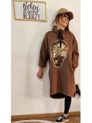 Robe sweat capuche marron choco sublimée par une tête de mort revisitée or devant.