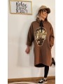 Robe sweat capuche marron choco sublimée par une tête de mort revisitée or devant.