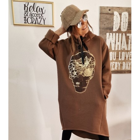 Robe sweat capuche marron choco sublimée par une tête de mort revisitée or devant.