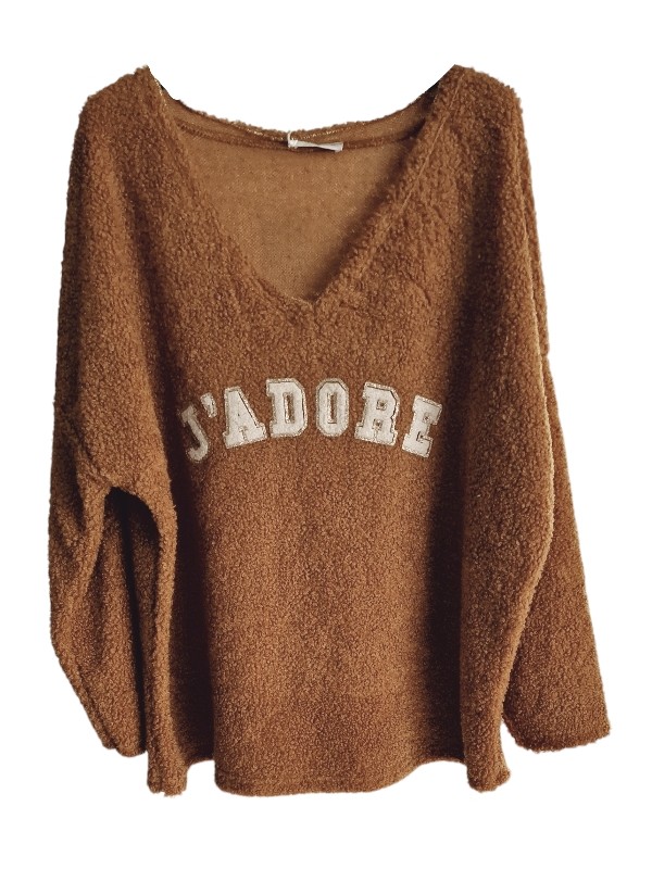 Sweat doudou camel , motif "J'ADORE" en bouclette blanche orné de doré.