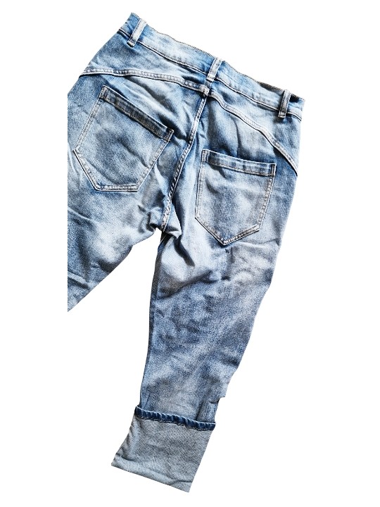 Jean forme carotte baggy stone washed de chez Sexy Woman