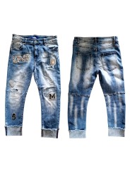 Jean boyfriend bleu denim used de chez Sexy Woman sublimé par ses patchs en strass LOVE, N°5