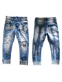 Jean boyfriend bleu denim used de chez Sexy Woman sublimé par ses patchs en strass LOVE, N°5