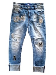 Jean boyfriend bleu denim used de chez Sexy Woman sublimé par ses patchs en strass LOVE, N°5