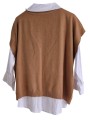 ensemble chemise blanche et pull sans manches camel motif N°5 en bouclette léopard