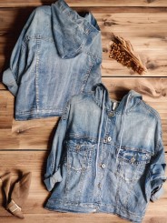 Blouson en denim délavé à capuche, loose à souhait