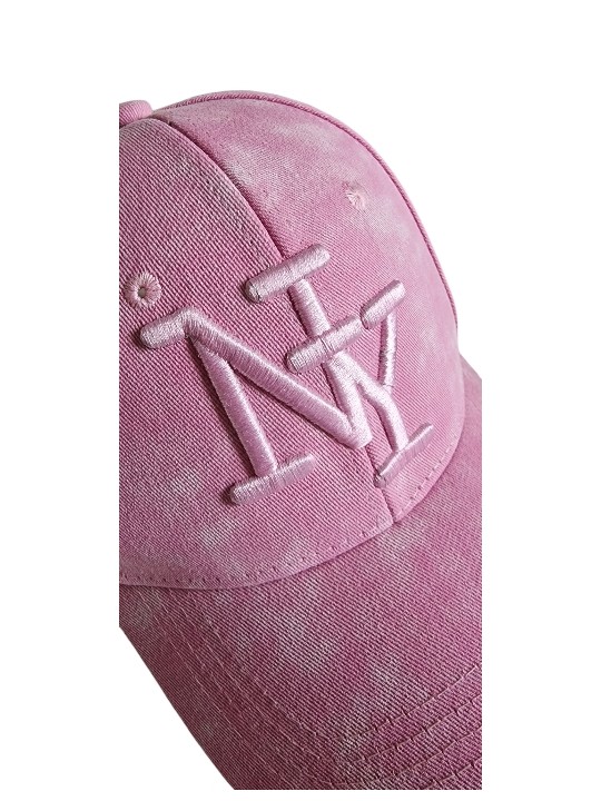 Casquette rose baby, "fashion essential" de vos tenues, logo NY rose .