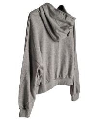 Sweat capuche gris chiné, motif multicolore style graffitis.