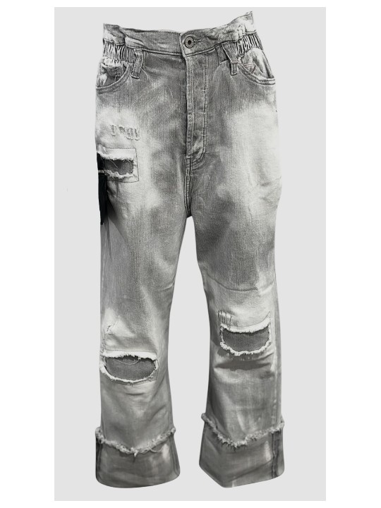 Jean "regular" gris stone washed qui se portera baggy, effet d'usures travaillées, coupe LOOSE et ses maxi revers.