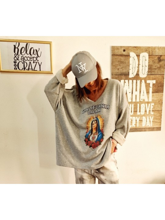 Sweat oversize gris de chez Kalifornia Dream, motif Madone devant