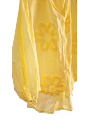 Chemise jaune en coton gaufré, légère et fluide, motif fleurs en relief