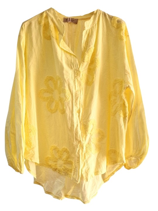 Chemise jaune en coton gaufré, légère et fluide, motif fleurs en relief